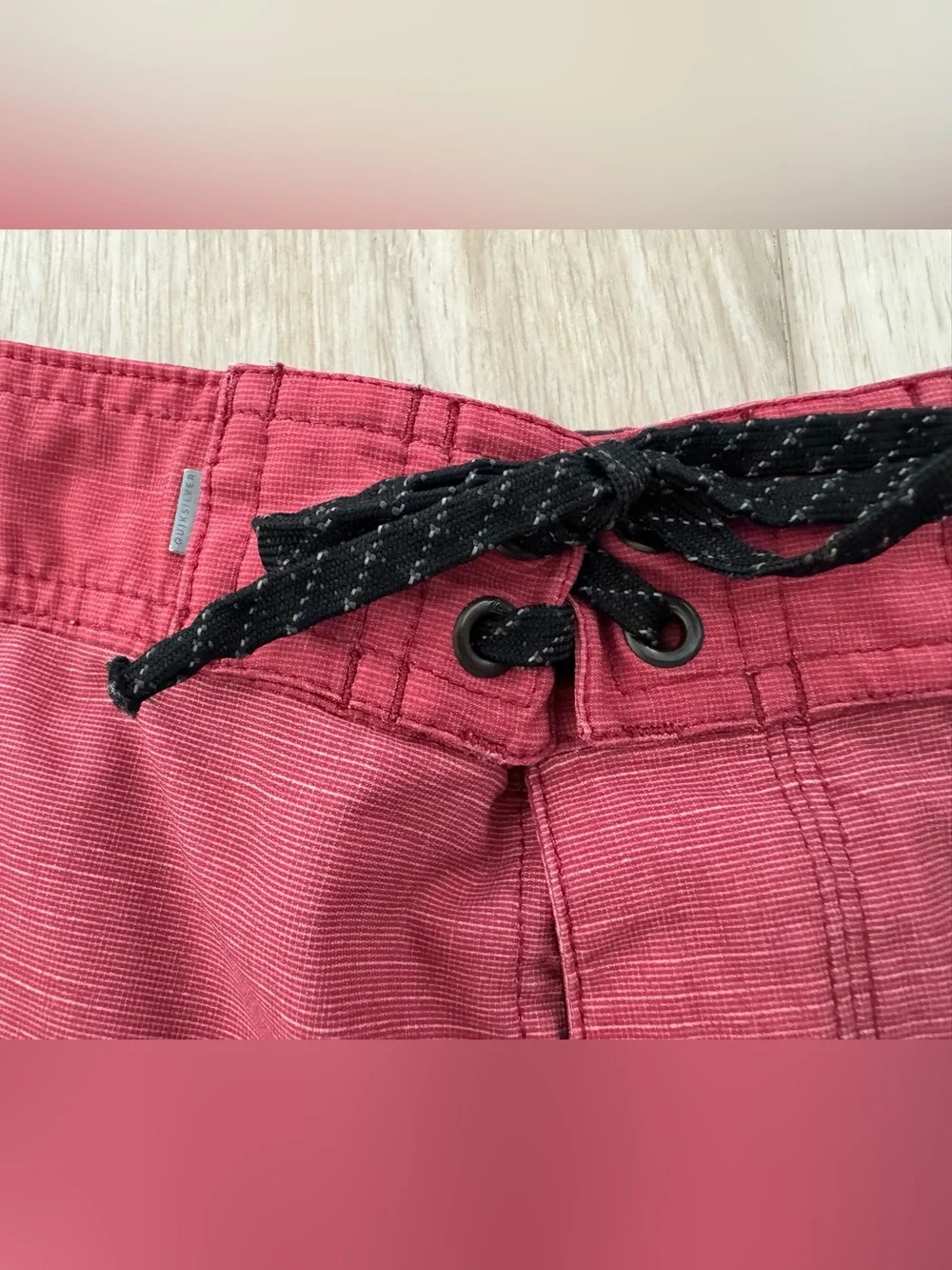 Quiksilver Mens size 31 red blue stripe board shorts surf swim trunks beach EUC